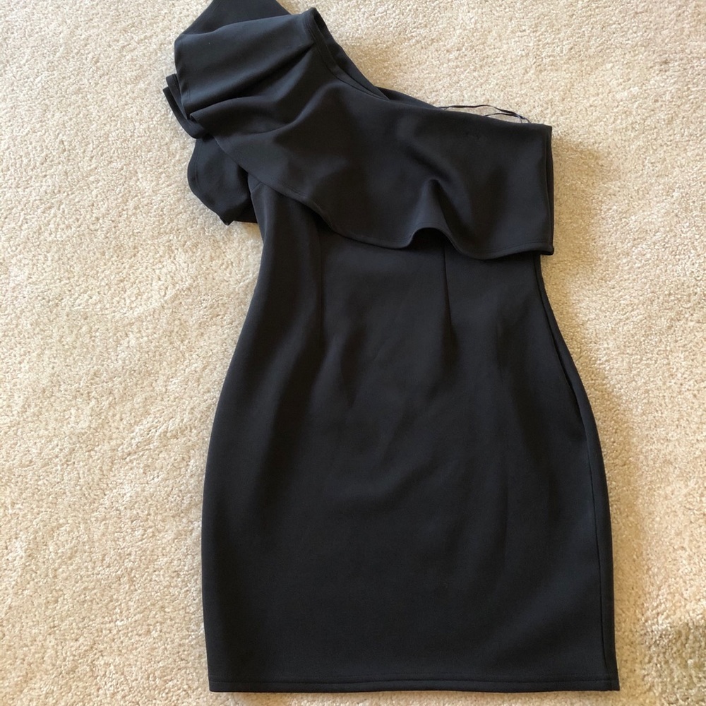 one shoulder sliming dress